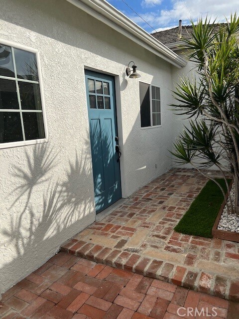 Primary Photo - 4523 E La Cara St