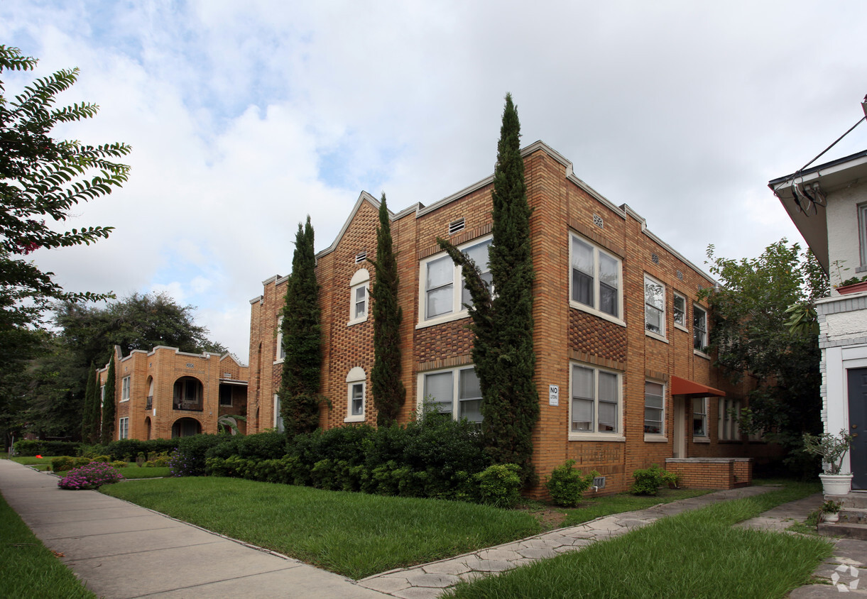 Foto del edificio - Ambassador Apartments