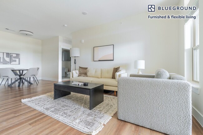 Foto del edificio - 1501 W Howard Ln