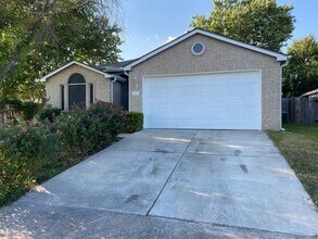 Building Photo - 102 Meadowlark Cir
