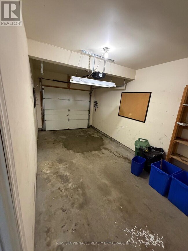 Building Photo - 30 Clarendon Crescent