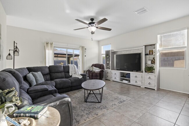 Foto del edificio - 10355 E Lupine Ln