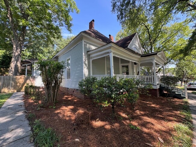 Building Photo - Large 4/2.5 House in S Rome $1,395