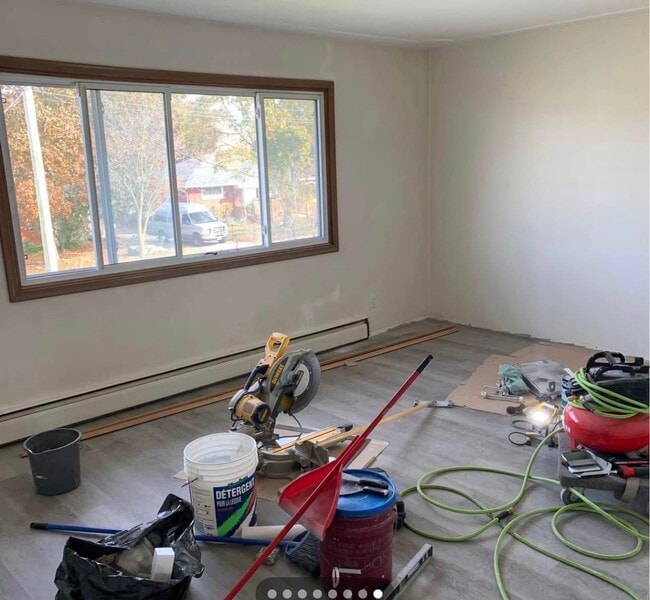 Building Photo - 45 Meinzinger Av