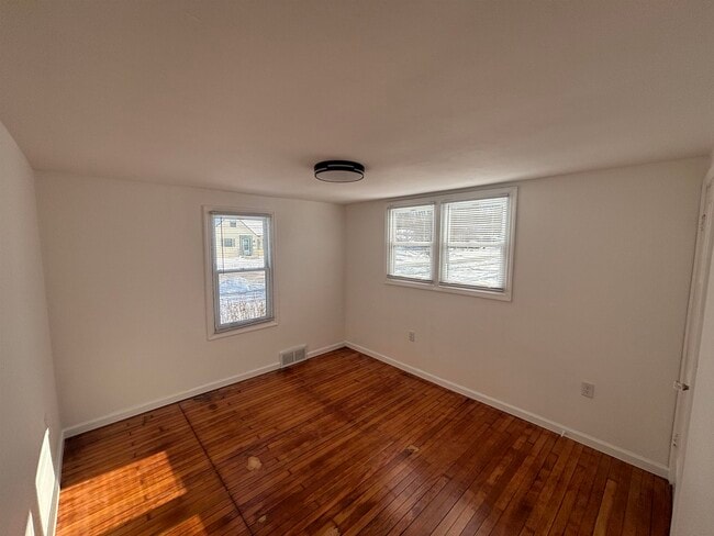Building Photo - 426 Hillcrest Dr