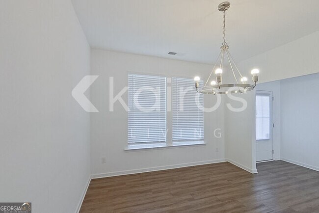 Building Photo - 306 Silver Maple Ln