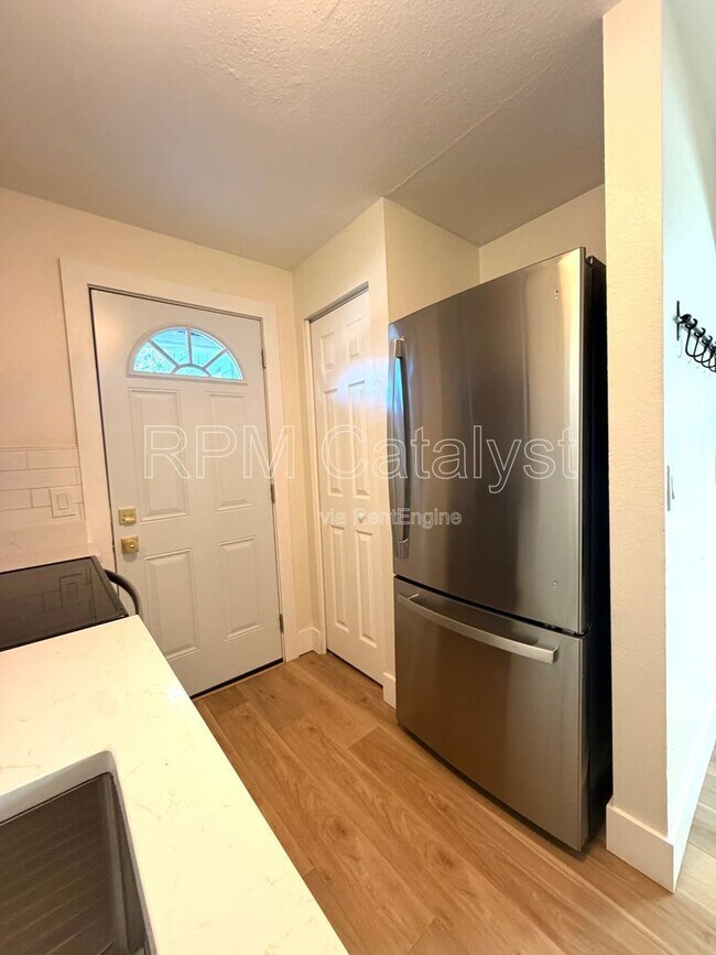 Photo - 6905 1/2 North Duncan Avenue Apartment