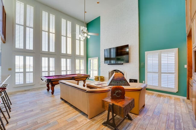 Foto del edificio - 15237 Isabella Ct