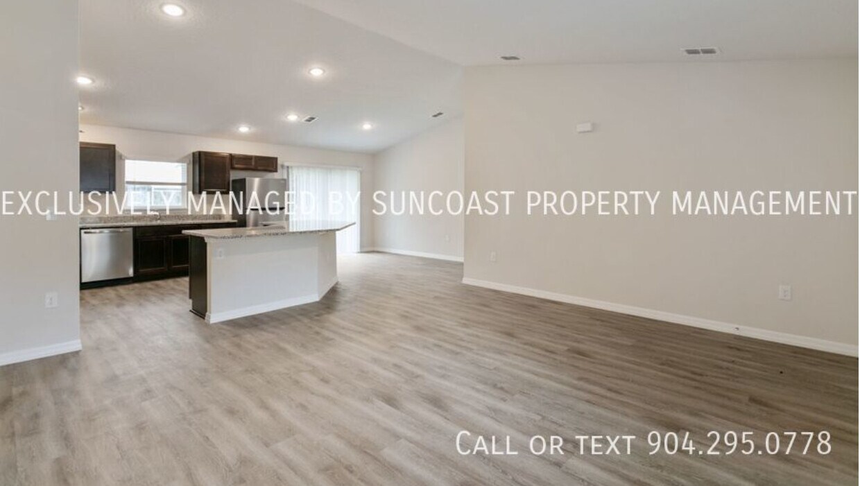 Primary Photo - 6 Pin Oak Dr