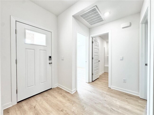 Building Photo - 376 Texas Ave