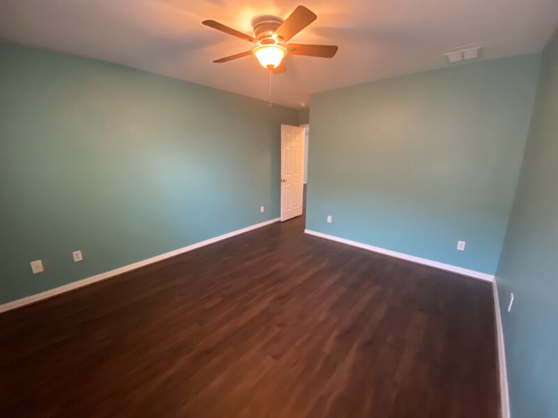 Foto principal - 1353 Karok St
