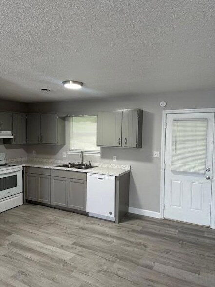Foto del edificio - 2165 Arnold St NW