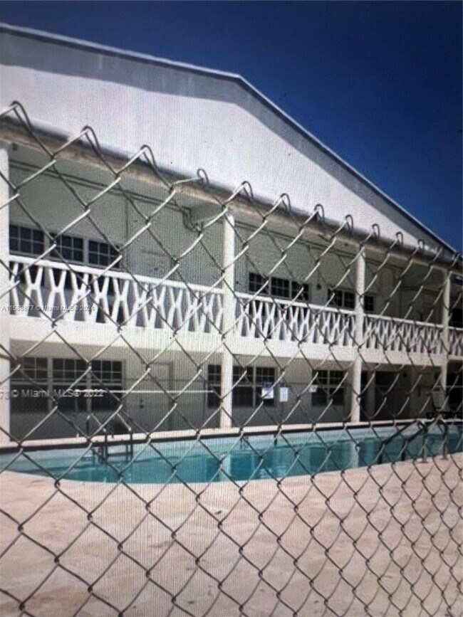 Foto del edificio - 1451 NE 170th St