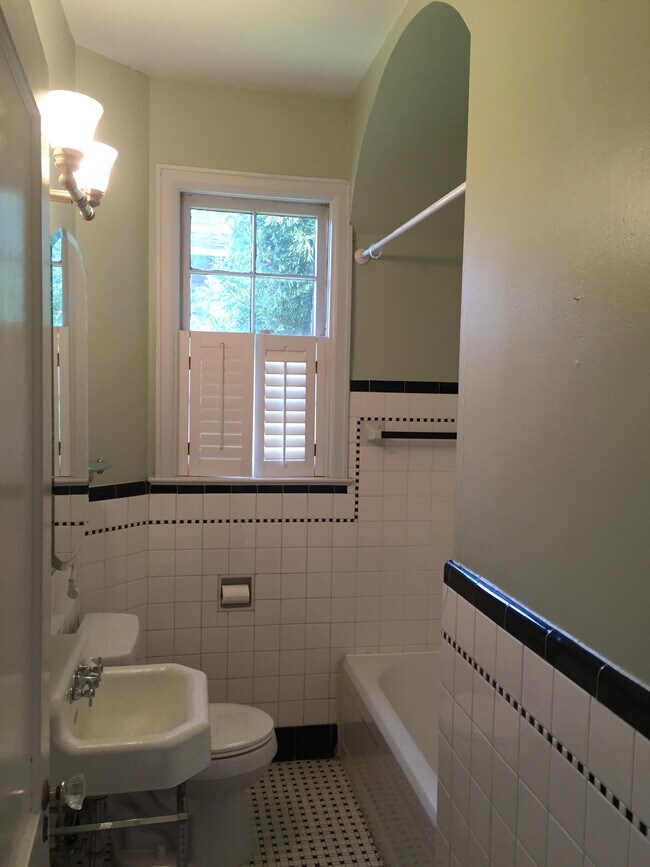 2033 Dilworth Road West Unit 3, Charlotte, NC 28203 Apartments in