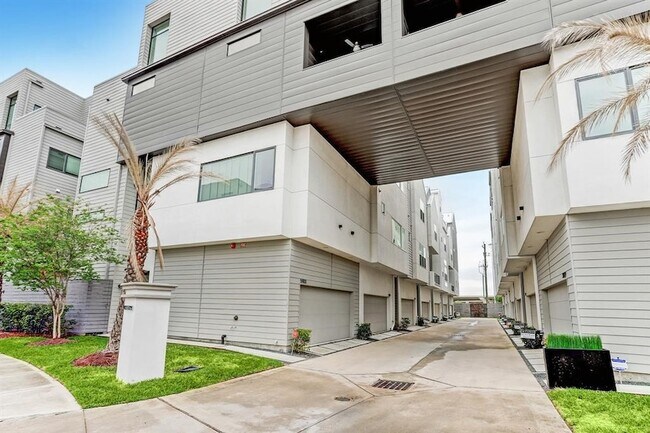 Foto del edificio - 5905 E Post Oak Ln