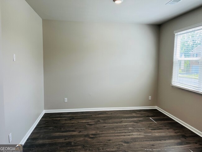 Foto del edificio - 19 White Spruce Wy