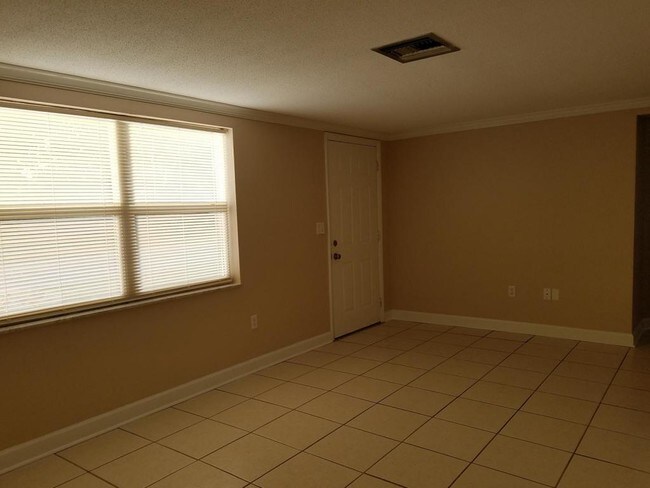 Building Photo - 7101 Magnolia Valley Dr