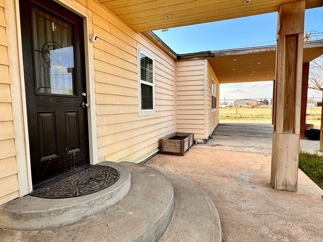 Building Photo - 2621 N Vega Ave