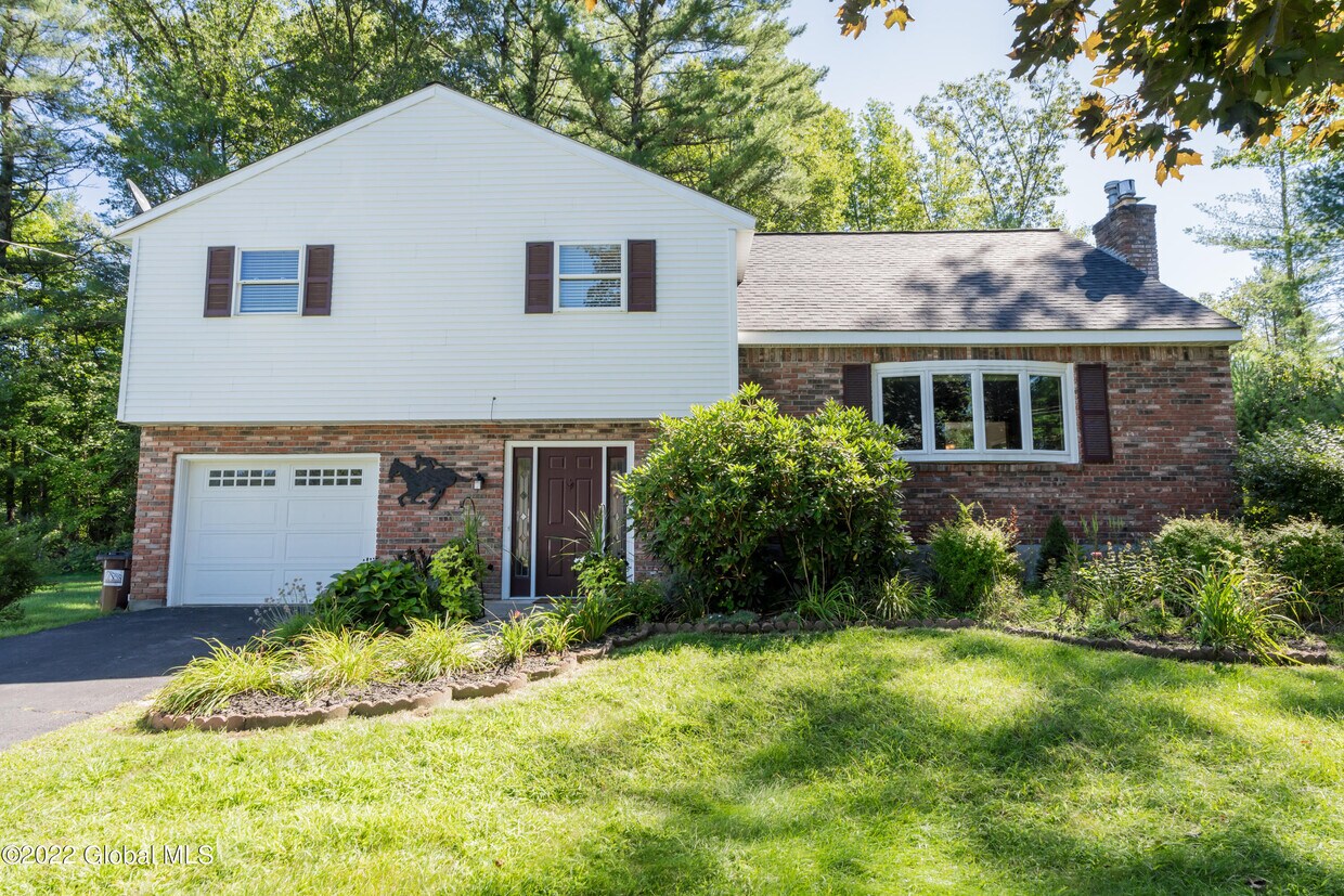 Foto principal - 93 Ingersoll Rd