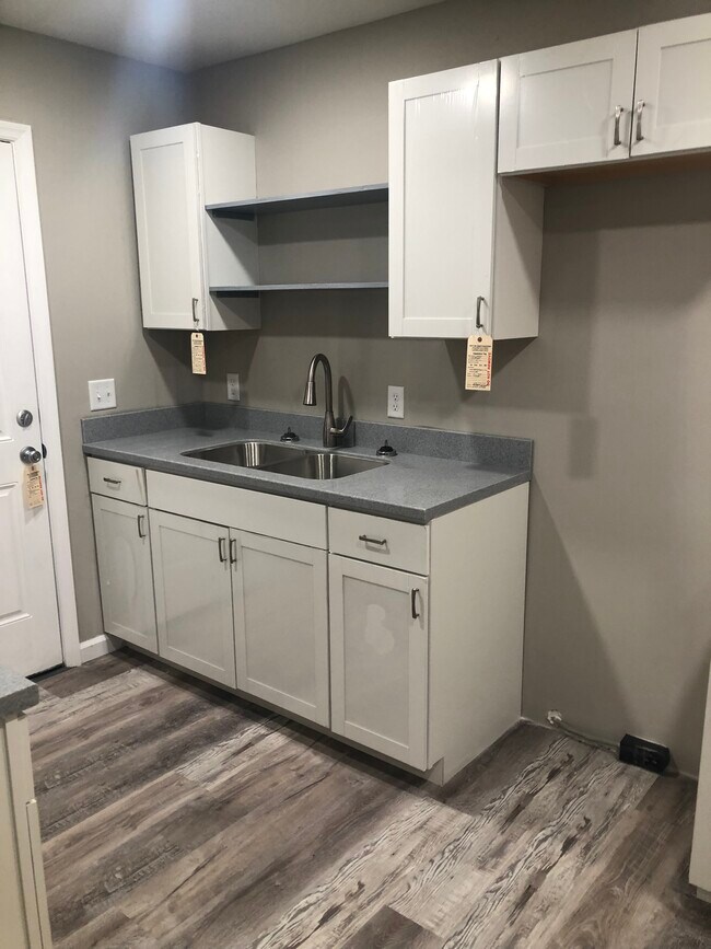Cocina - 1603 Wheeler Ave