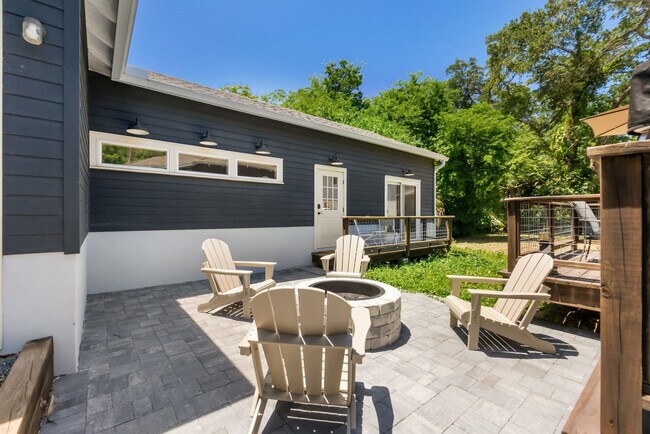 Foto del edificio - 30 Magnolia Dr