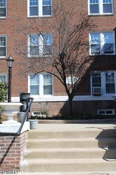 Foto del edificio - 6 Altamont Ct