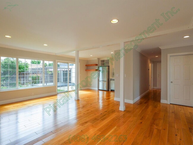 Building Photo - 5950 Cabral Ave