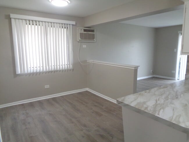 Foto del edificio - 6045 Marshall Ave