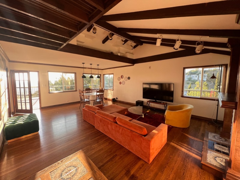 Primary Photo - 1477 Montecito Dr