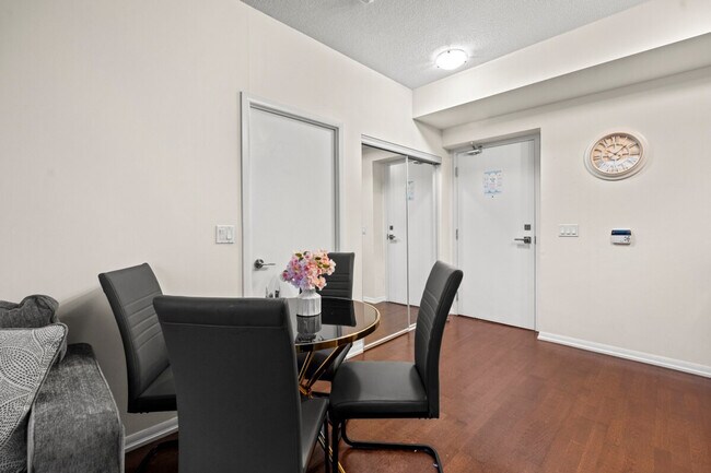 Photo du bâtiment - 40 College St