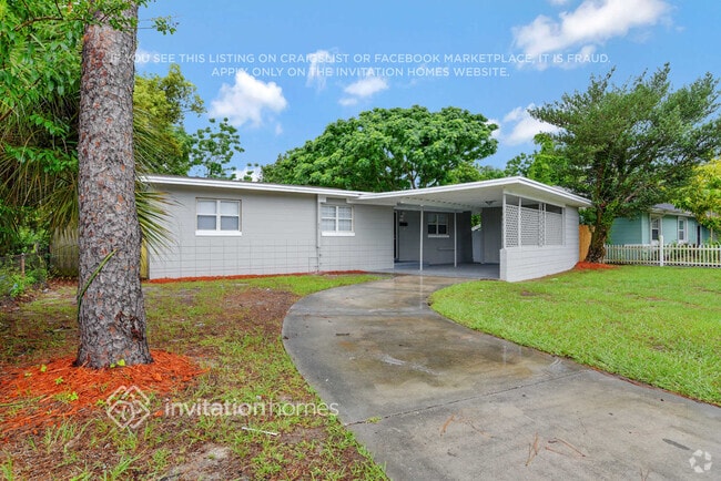 Building Photo - 6202 Balboa Dr