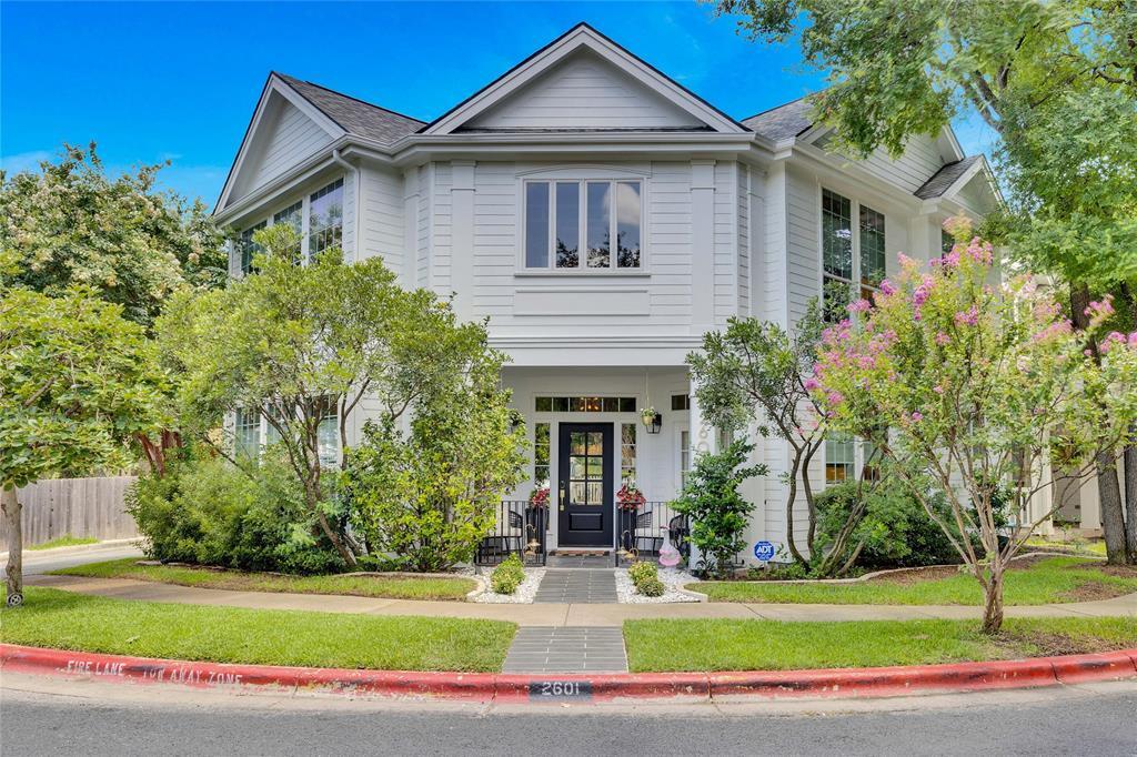 Foto principal - 2601 Kinney Oaks Ct