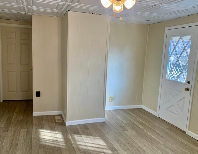 Building Photo - 205 Opperman Dr