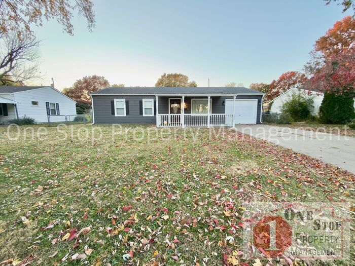 Primary Photo - Beautiful 3 Bedroom 1 Bathroom Ranch Home ...