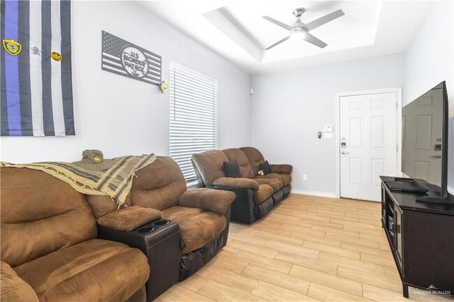 Foto del edificio - 3404 S Colt Ln