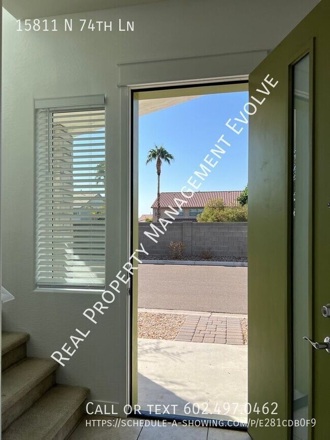 Foto del edificio - Amenities Galore!!