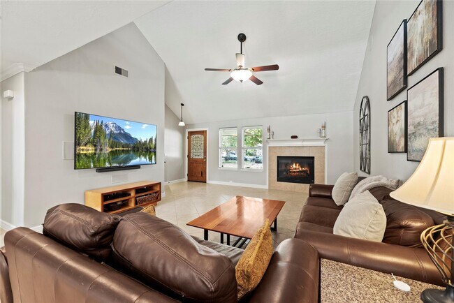 Foto del edificio - 903 Sugarfield Ct