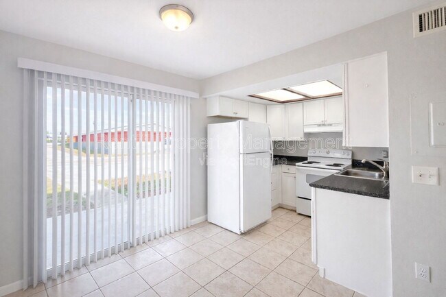 Foto del edificio - 4479 Frankie Ct