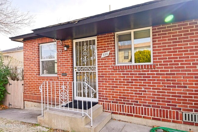 Building Photo - 536 La Rue Ave