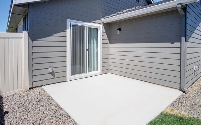 Building Photo - Beautifully Maintained Single-Family Home ...