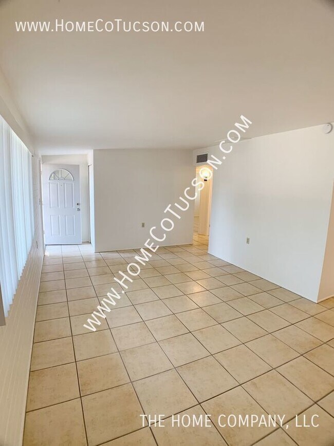 Foto del edificio - AVAILABLE NOW! 1446 E Iowa Dr
