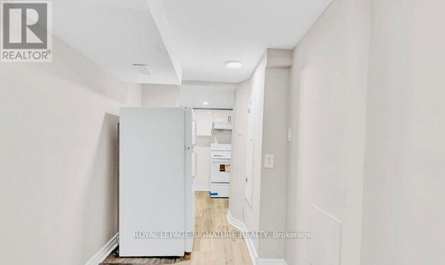 Building Photo - 56 Tahir St