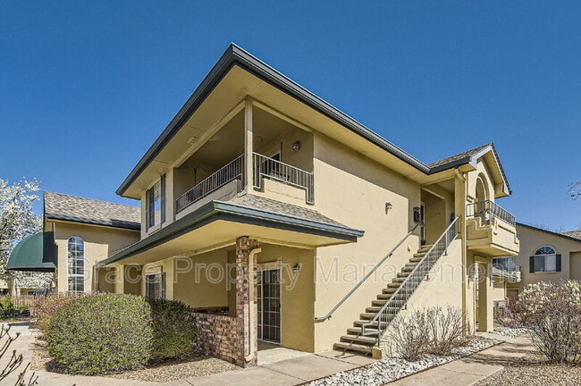 Building Photo - 8681 E Dry Creek Rd