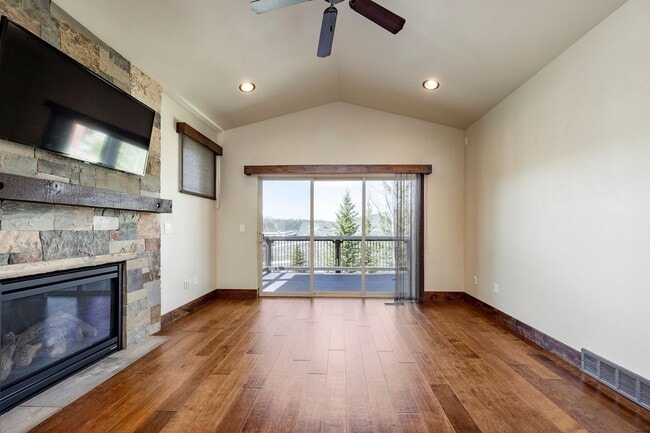 Building Photo - Blackrock Ridge Townhome - Corner Lot with...