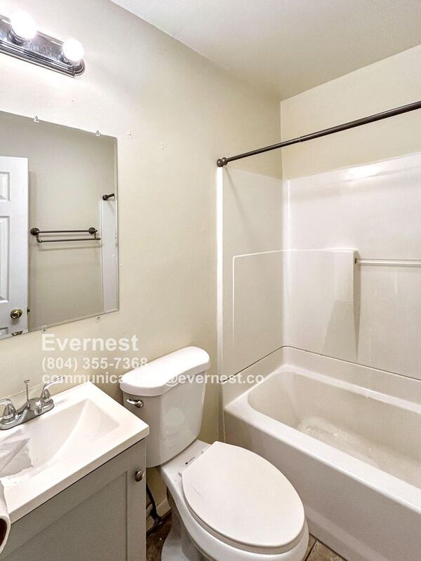 Foto del edificio - 12366 Mason Ave