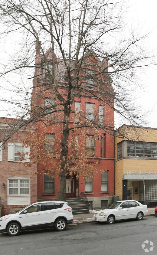 Building Photo - 318 State St