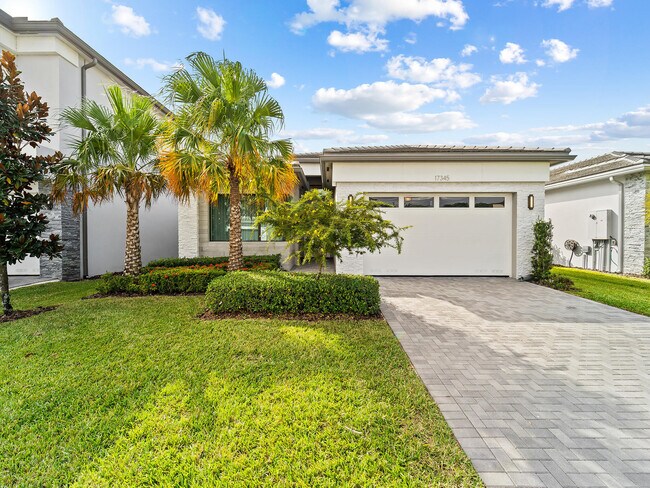 Foto del edificio - 17345 Sea Blossom Way