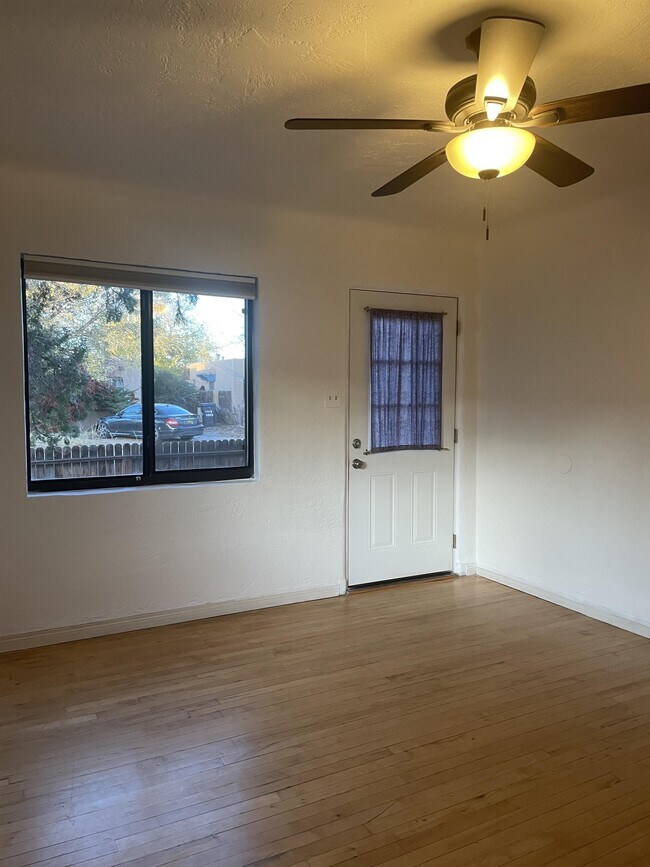Foto del edificio - 1112 Lead Ave SW