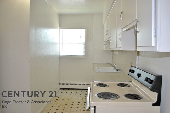 Building Photo - 348 E 200 S