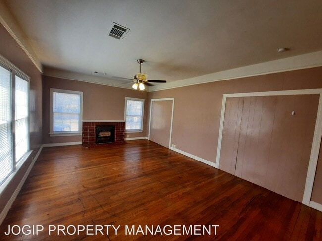 Building Photo - 3 br, 3 bath House - 1718 W. Oak St